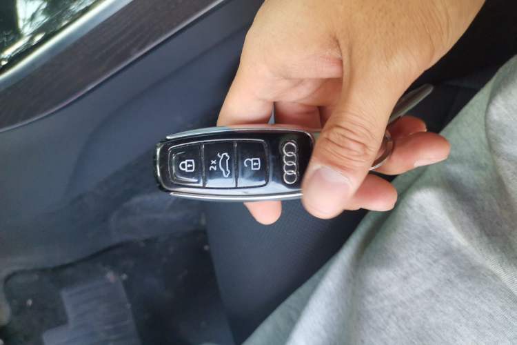 Used Audi A8 2022 A8L 50 TFSI quattro Comfort Edition Collector's Model Vehicle Key