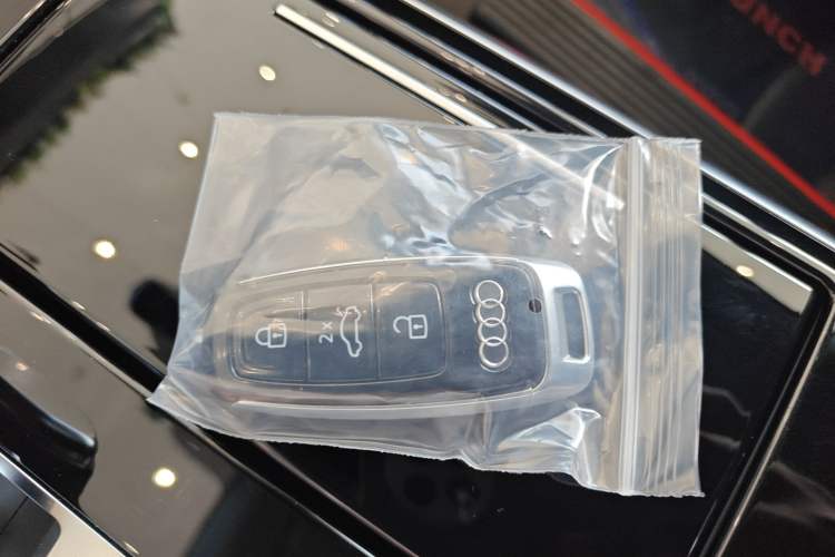 Used Audi A8 2022 A8L 50 TFSI quattro Comfort Edition Collector's Model Vehicle Key