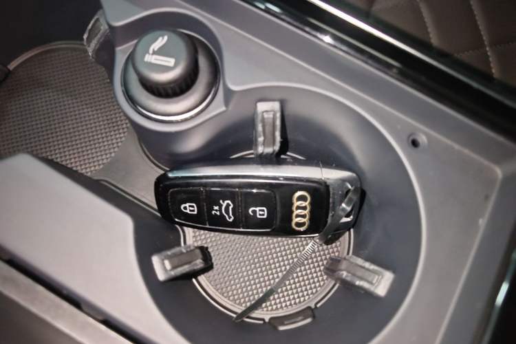Used Audi A8 2022 A8L 50 TFSI quattro Comfort Edition Collector's Model Vehicle Key