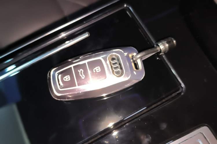 Used Audi A8 2022 A8L 50 TFSI quattro Comfort Edition Collector's Model Vehicle Key