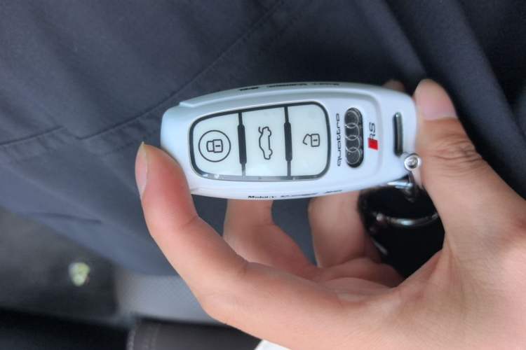 Used Audi A8 2022 A8L 50 TFSI quattro Comfort Edition Collector's Model Vehicle Key