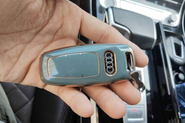 Used Audi A8 2022 A8L 50 TFSI quattro Comfort Edition Collector's Model Vehicle Key