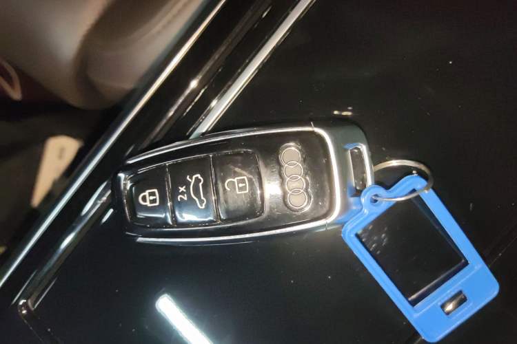 Used Audi A8 2022 A8L 50 TFSI quattro Comfort Edition Collector's Model Vehicle Key