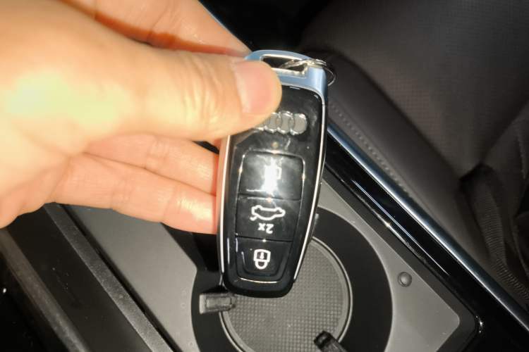 Used Audi A8 2022 A8L 50 TFSI quattro Comfort Edition Collector's Model Vehicle Key