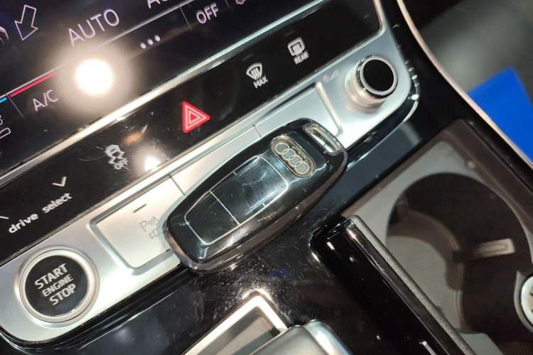 Used Audi A8 2022 A8L 50 TFSI quattro Comfort Edition Collector's Model Vehicle Key