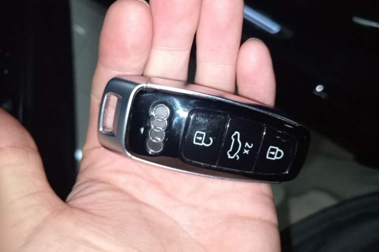 Used Audi A8 2022 A8L 50 TFSI quattro Comfort Edition Collector's Model Vehicle Key