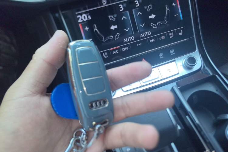 Used Audi A8 2022 A8L 55 TFSI quattro Luxury Edition Collector's Model Vehicle Key