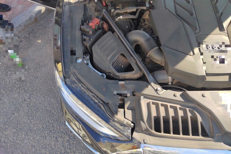 Used Audi A8 2023 A8L 55 TFSI quattro Flagship Model Engine Bay Right