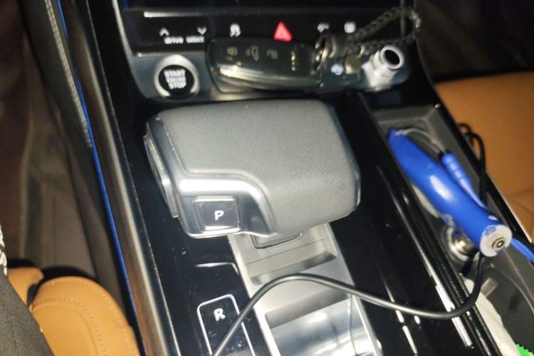 Used Audi A8 2023 A8L 55 TFSI quattro Flagship Model Gear Lever