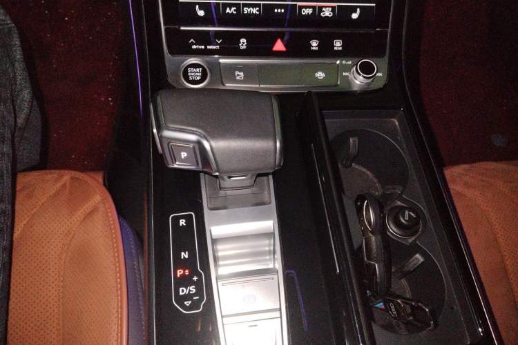 Used Audi A8 2023 A8L 45 TFSI quattro Luxury Model Gear Lever