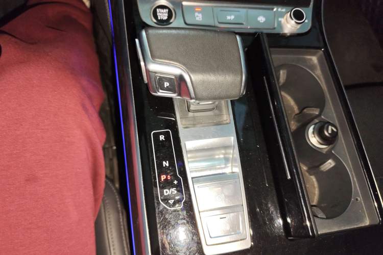 Used Audi A8 2023 A8L 50 TFSI quattro Prestige Edition Gear Lever