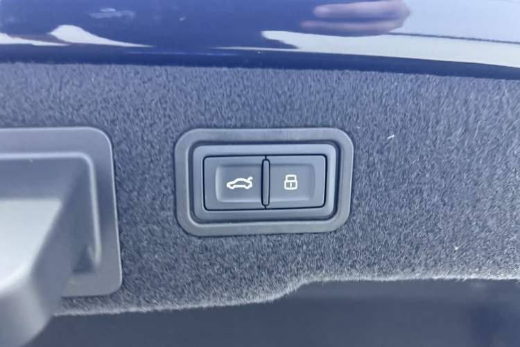 Used Audi A8 2023 A8L 45 TFSI quattro Luxury Model Interior 1