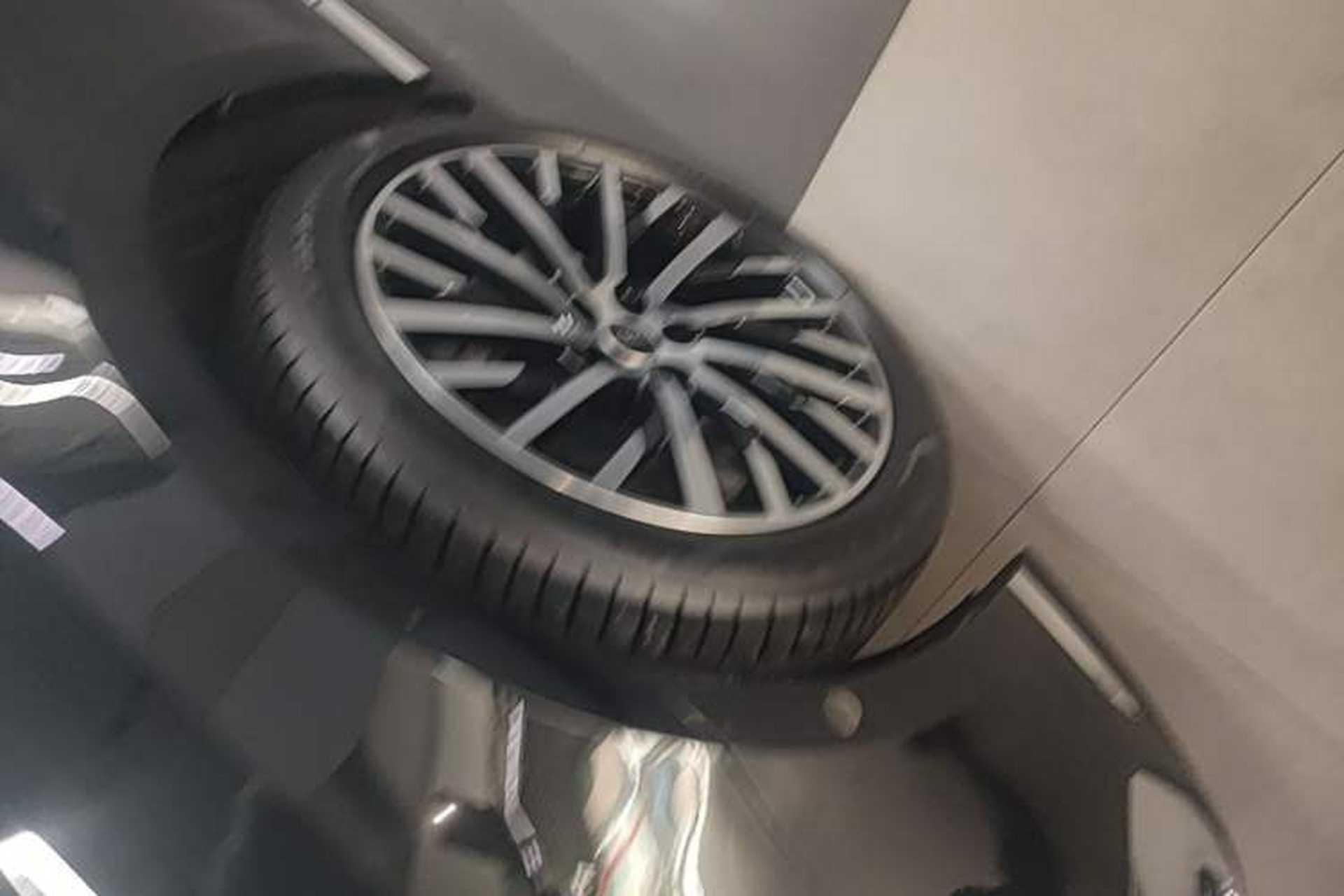 Used Audi A8 2023 A8L 50 TFSI quattro Prestige Edition Left Front Wheel Hub
