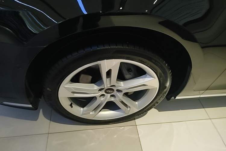 Used Audi A8 2023 A8L 50 TFSI quattro Prestige Edition Left Front Wheel Hub