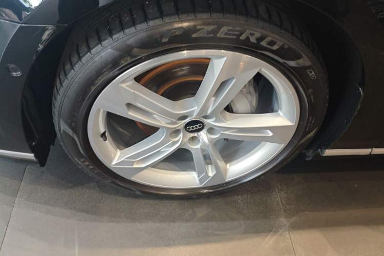 Used Audi A8 2023 A8L 50 TFSI quattro Prestige Edition Left Front Wheel Hub