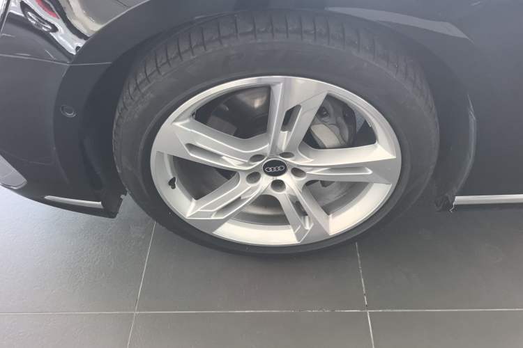 Used Audi A8 2023 A8L 50 TFSI quattro Prestige Edition Left Front Wheel Hub