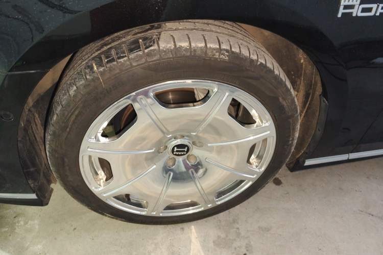 Used Audi A8 2023 A8L 50 TFSI quattro Prestige Edition Left Front Wheel Hub