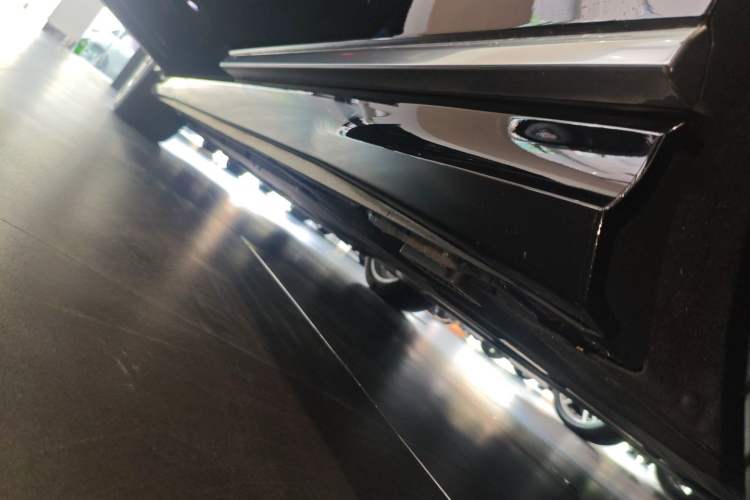 Used Audi A8 2023 A8L 50 TFSI quattro Prestige Edition Left Side Sill