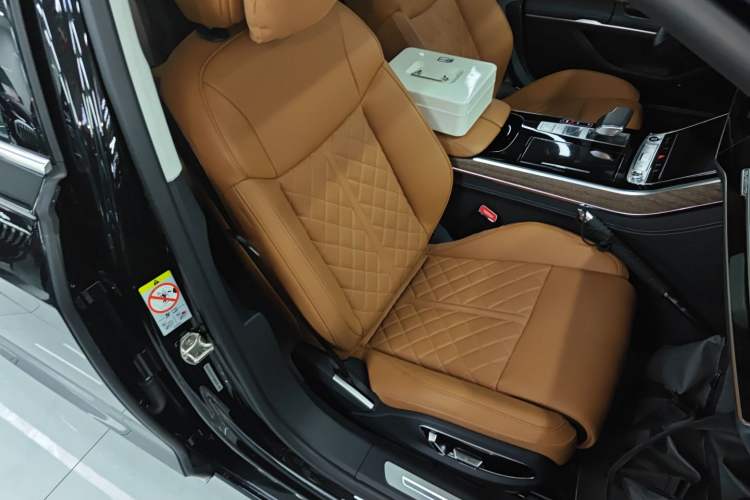 Used Audi A8 2023 A8L 55 TFSI quattro Flagship Model Right Front Seat