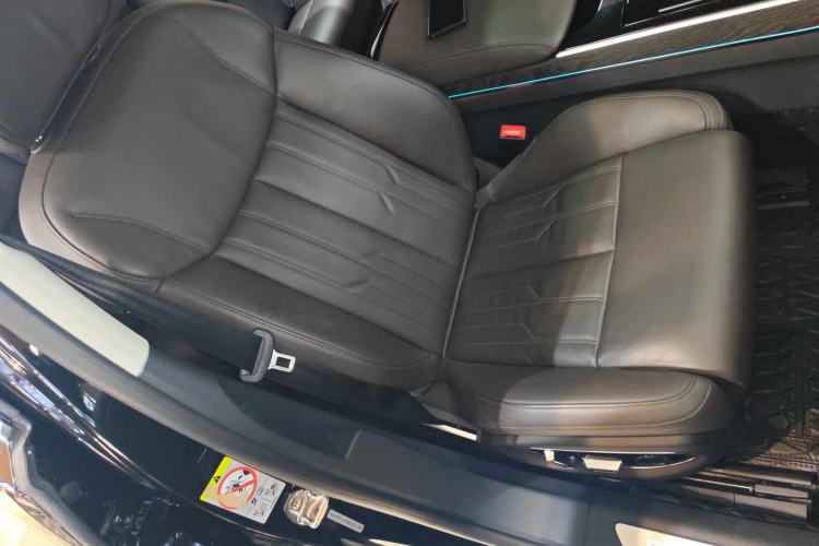 Used Audi A8 2023 A8L 45 TFSI quattro Luxury Model Right Front Seat