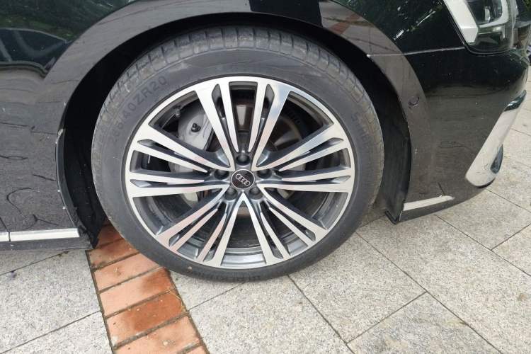 Used Audi A8 2023 A8L 50 TFSI quattro Prestige Edition Right Front Wheel Hub