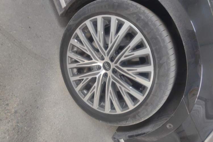Used Audi A8 2023 A8L 50 TFSI quattro Prestige Edition Right Front Wheel Hub
