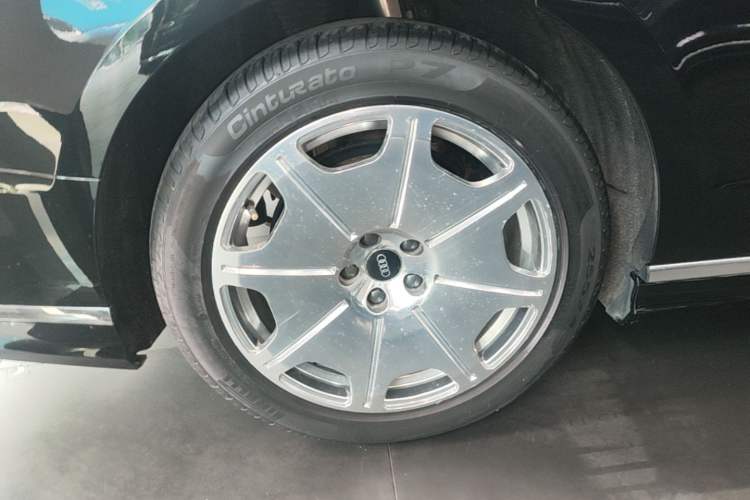 Used Audi A8 2023 A8L 45 TFSI quattro Luxury Model Right Rear Wheel Hub