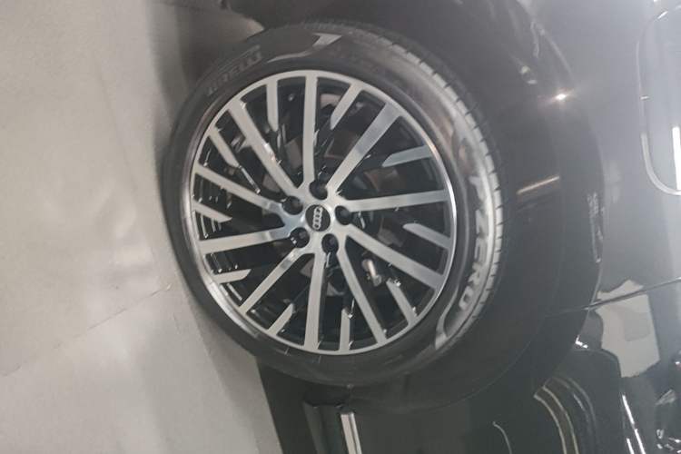 Used Audi A8 2023 A8L 50 TFSI quattro Prestige Edition Right Rear Wheel Hub