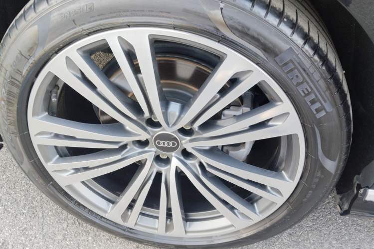 Used Audi A8 2023 A8L 50 TFSI quattro Prestige Edition Right Rear Wheel Hub