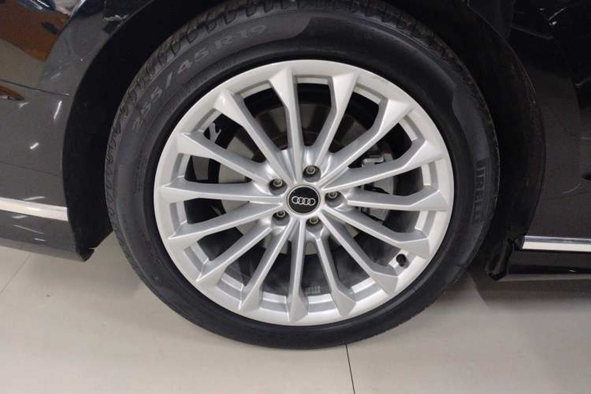 Used Audi A8 2023 A8L 45 TFSI quattro Luxury Model Right Rear Wheel Hub