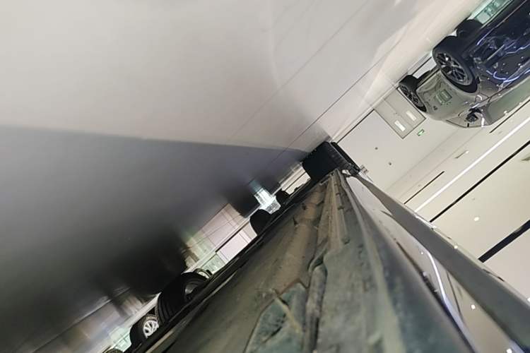 Used Audi A8 2023 A8L 50 TFSI quattro Prestige Edition Right Side Sill