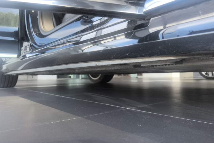 Used Audi A8 2023 A8L 50 TFSI quattro Prestige Edition Right Side Sill