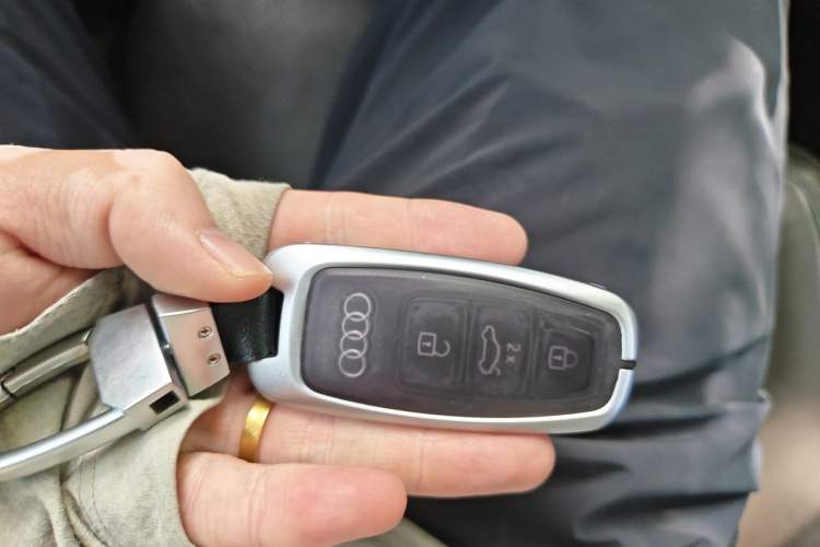 Used Audi A8 2023 A8L 50 TFSI quattro Prestige Edition Vehicle Key
