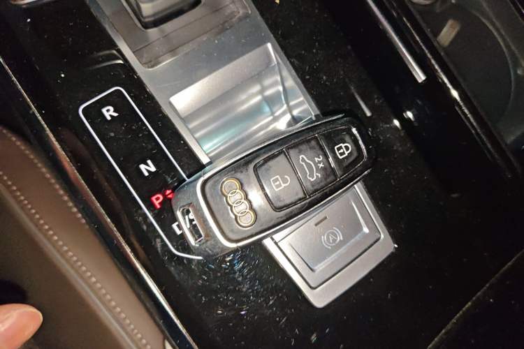 Used Audi A8 2023 A8L 50 TFSI quattro Prestige Edition Vehicle Key