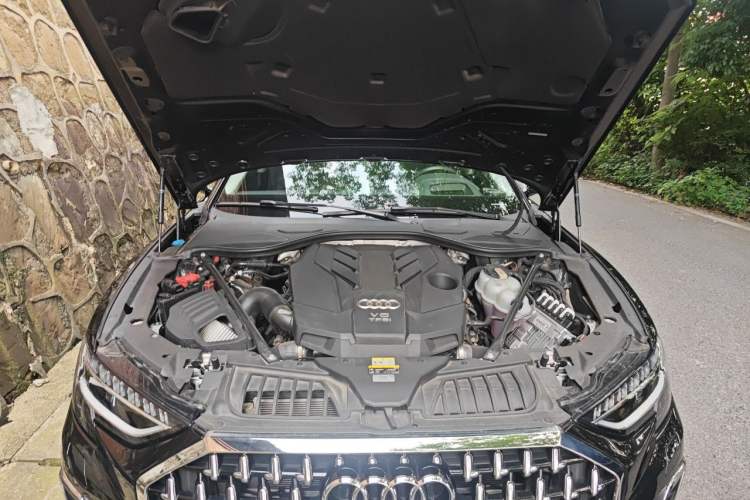 Used Audi A8 2024 A8L 55 TFSI quattro Flagship Model Engine Bay