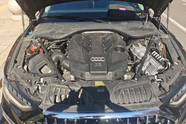 Used Audi A8 2024 A8L 55 TFSI quattro Flagship Model Engine Bay