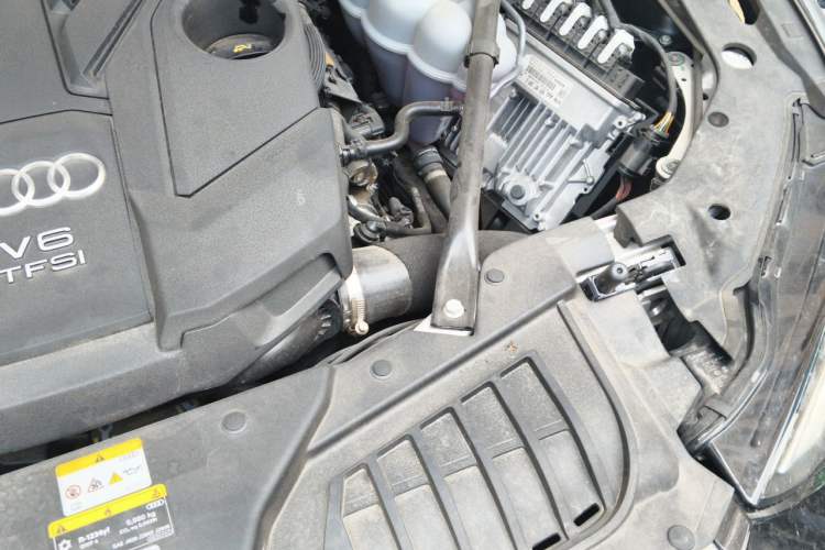 Used Audi A8 2024 A8L 55 TFSI quattro Flagship Model Engine Bay Left