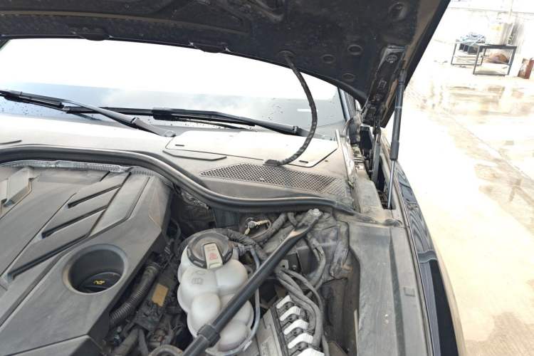 Used Audi A8 2024 A8L 55 TFSI quattro Flagship Model Engine Bay Left