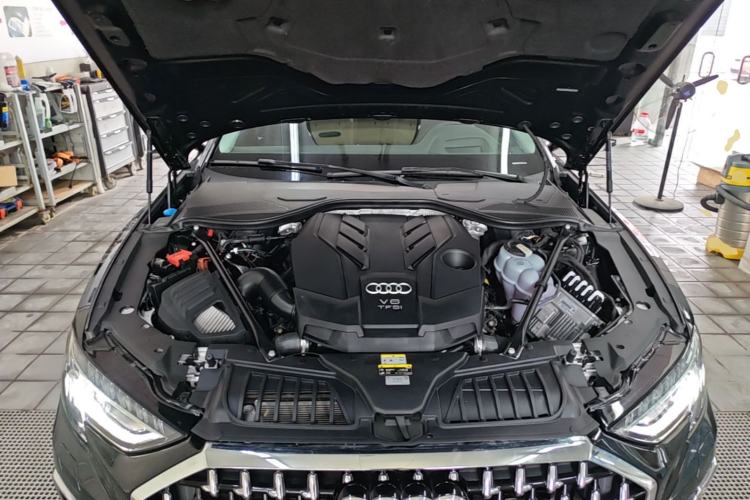 Used Audi A8 2024 A8L 55 TFSI quattro Flagship Model Engine Bay
