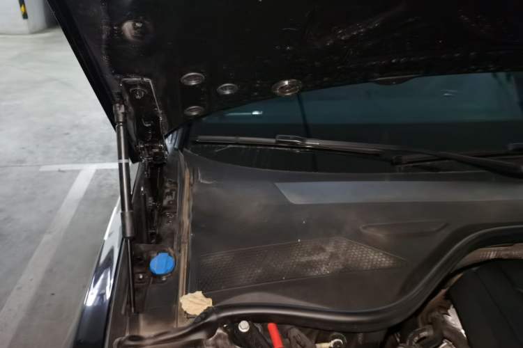 Used Audi A8 2024 A8L 50 TFSI quattro Prestige Edition Engine Bay Right