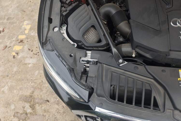 Used Audi A8 2024 A8L 50 TFSI quattro Prestige Edition Engine Bay Right