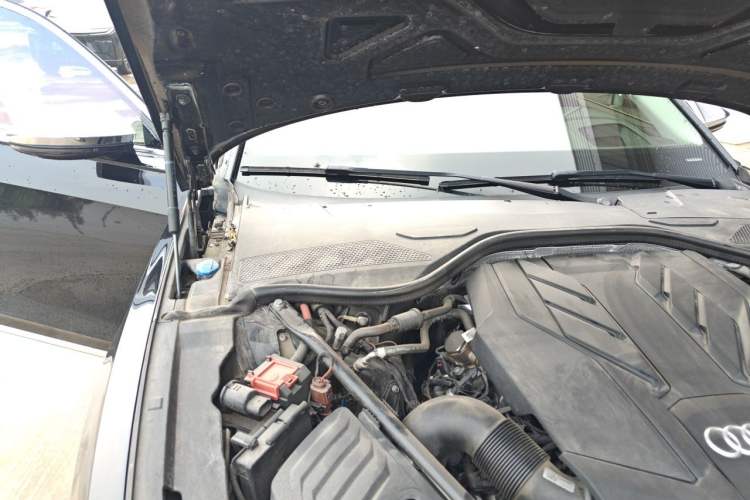 Used Audi A8 2024 A8L 55 TFSI quattro Flagship Model Engine Bay Right