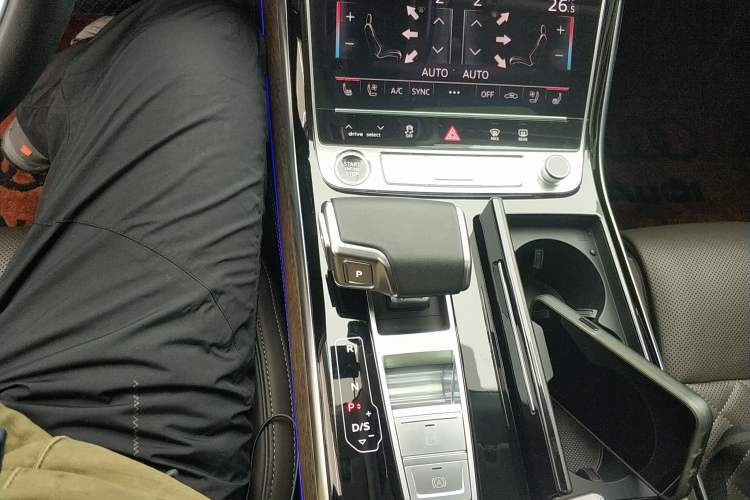 Used Audi A8 2024 A8L 55 TFSI quattro Flagship Model Gear Lever