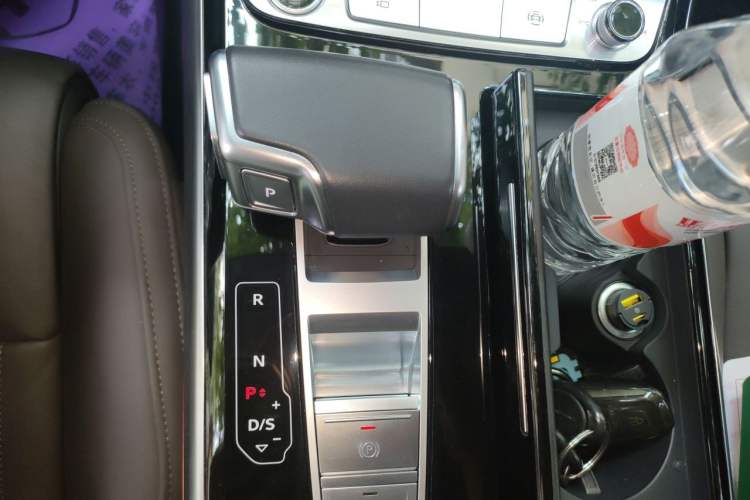 Used Audi A8 2024 A8L 45 TFSI quattro Luxury Model Gear Lever