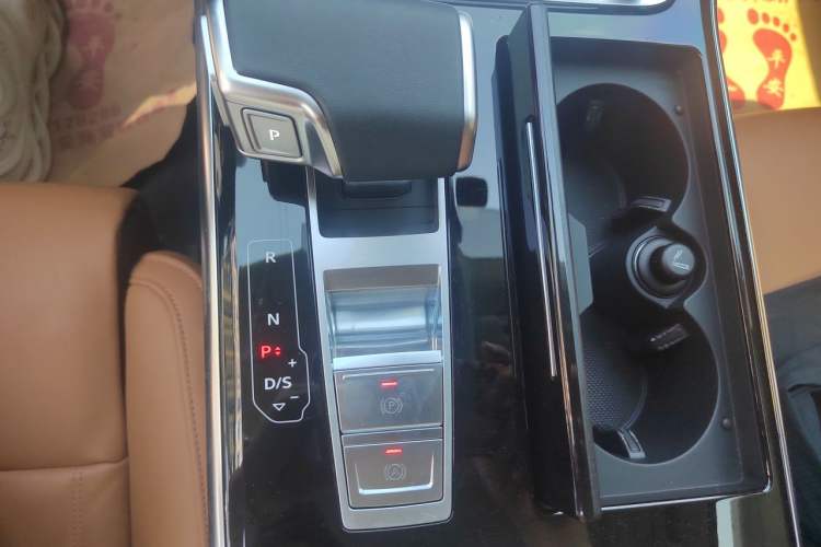 Used Audi A8 2024 A8L 45 TFSI quattro Luxury Model Gear Lever