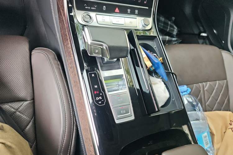 Used Audi A8 2024 A8L 55 TFSI quattro Flagship Model Gear Lever