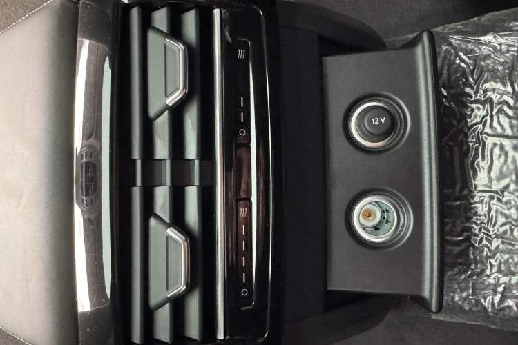 Used Audi A8 2024 A8L 50 TFSI quattro Prestige Edition Interior 8