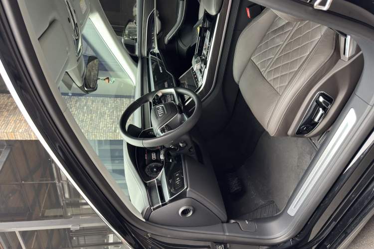 Used Audi A8 2024 A8L 50 TFSI quattro Prestige Edition Interior 9