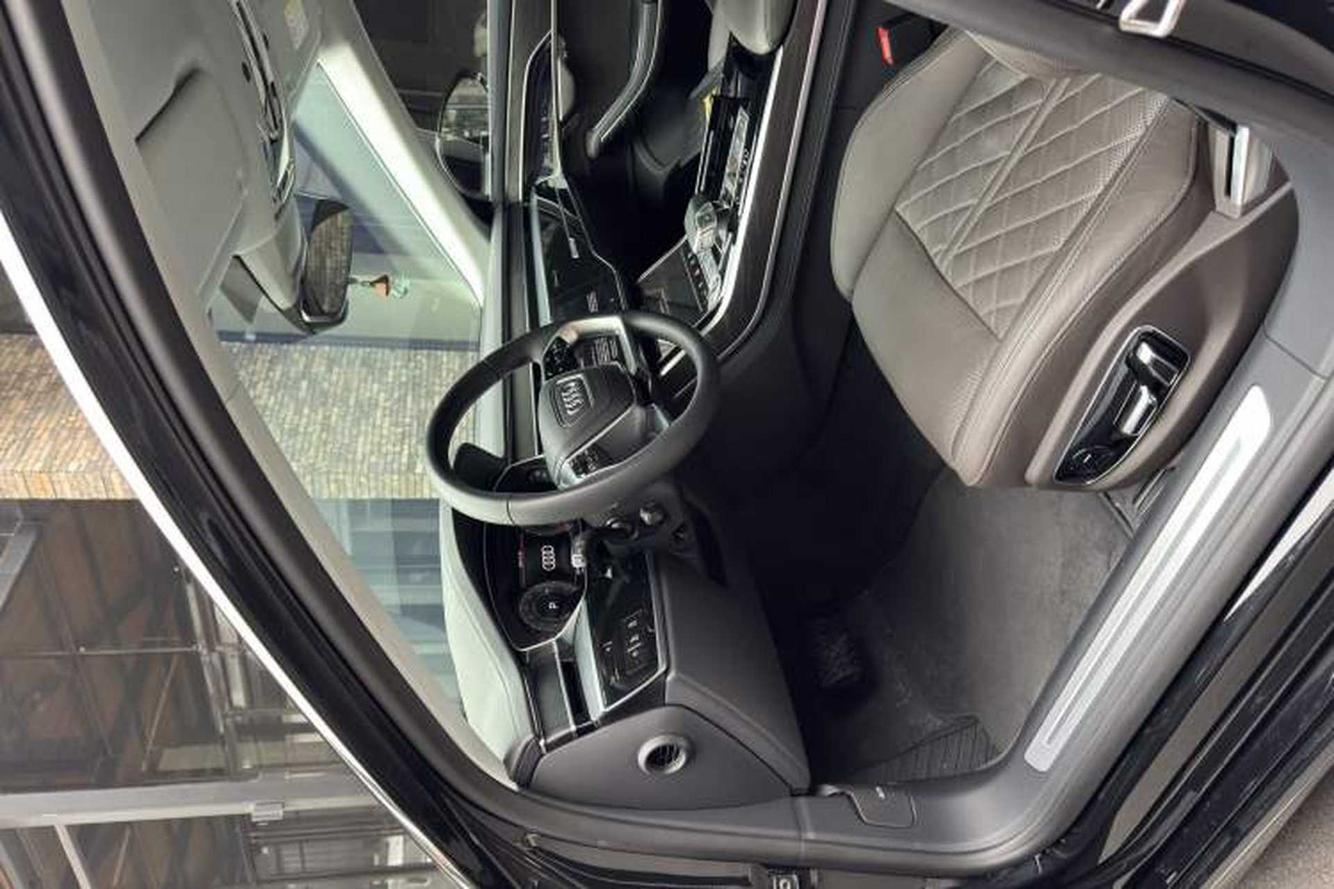 Used Audi A8 2024 A8L 50 TFSI quattro Prestige Edition Interior 9