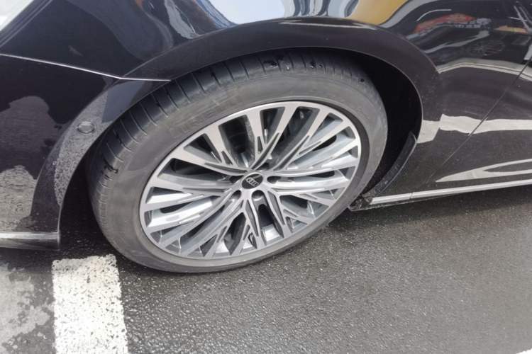 Used Audi A8 2024 A8L 50 TFSI quattro Prestige Edition Left Front Wheel Hub